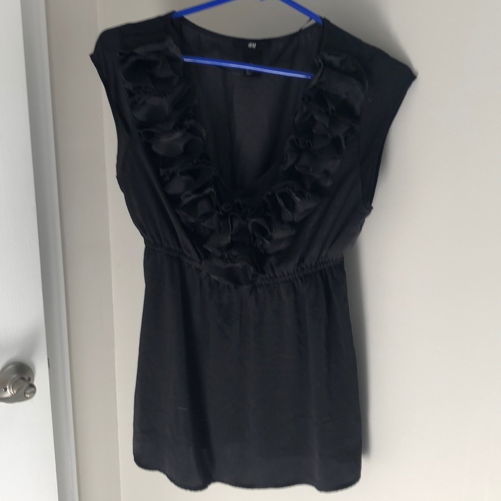 Cute ruffled top